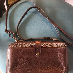 The SAK ~ Leather 3 in 1 Phone Wallet Crossbody Purse W/Strap ~ Metallic ~ EUC